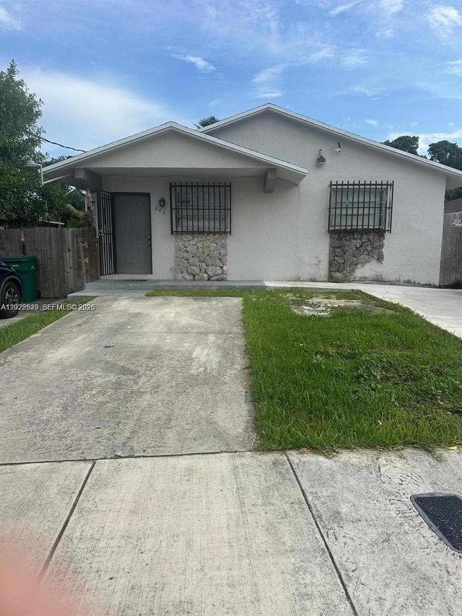 645 NW 2nd St, Florida City FL 33034 — 1