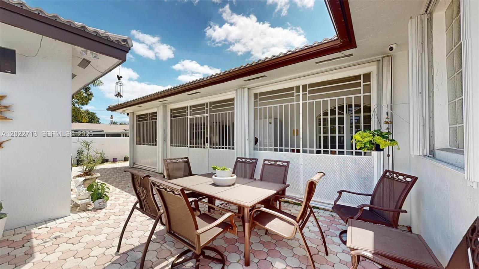 357 W 44th St, Hialeah FL 33012 — 66