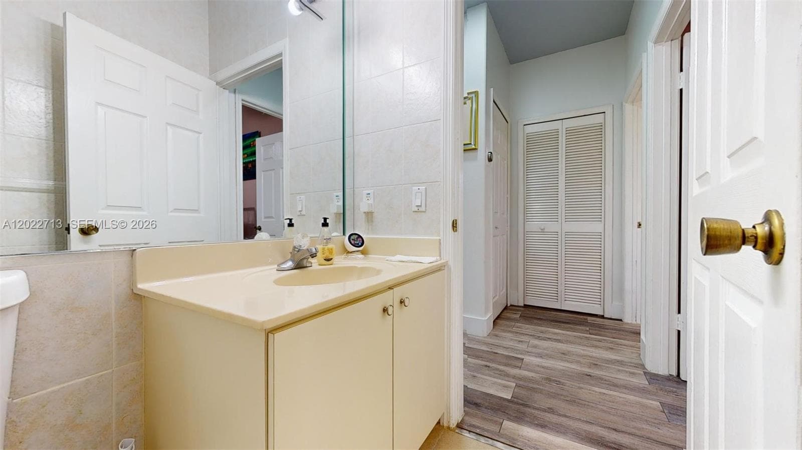 357 W 44th St, Hialeah FL 33012 — 51