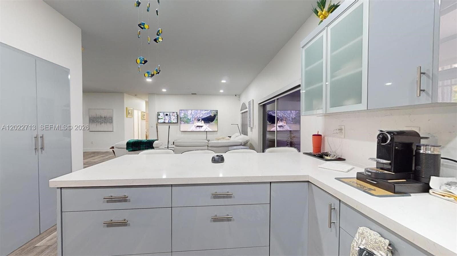 357 W 44th St, Hialeah FL 33012 — 19