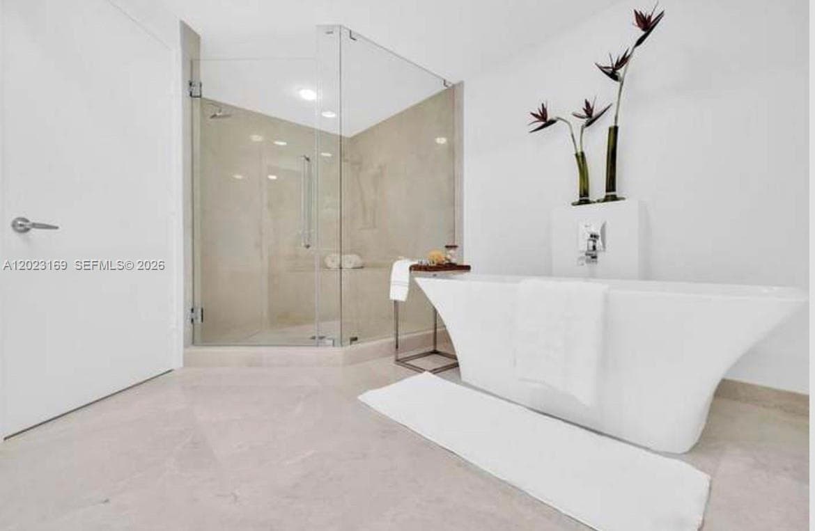 17111 Biscayne Blvd # 2209, North Miami Beach FL 33160 — 10