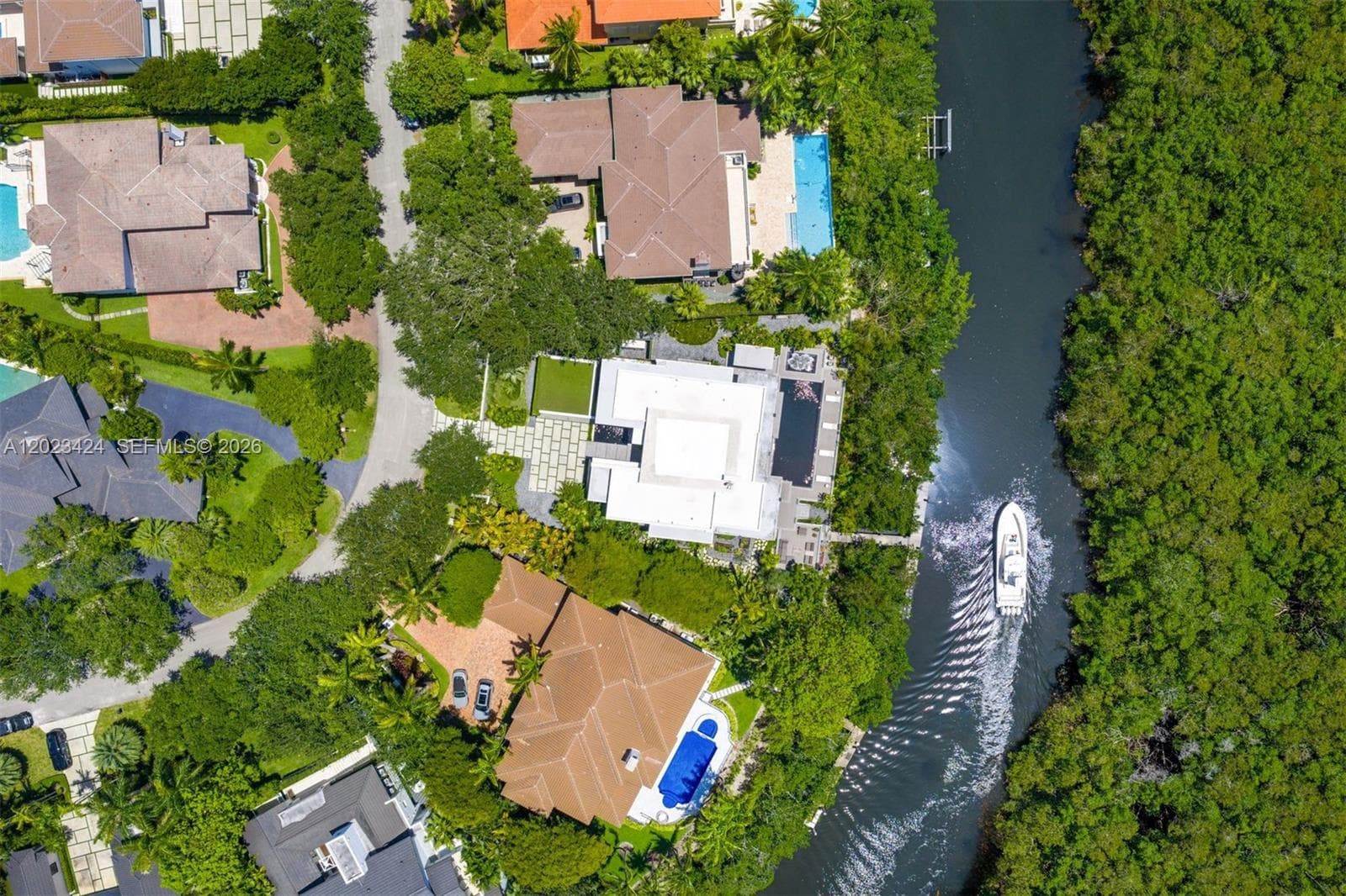 132 Paloma Dr, Coral Gables FL 33143 — 2