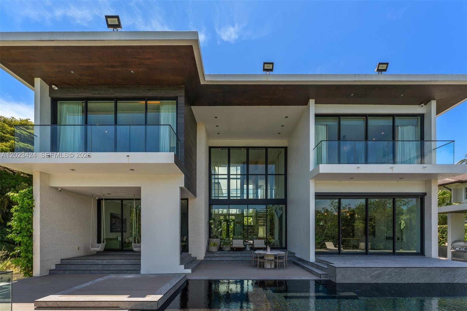 132 Paloma Dr, Coral Gables FL 33143 — 16