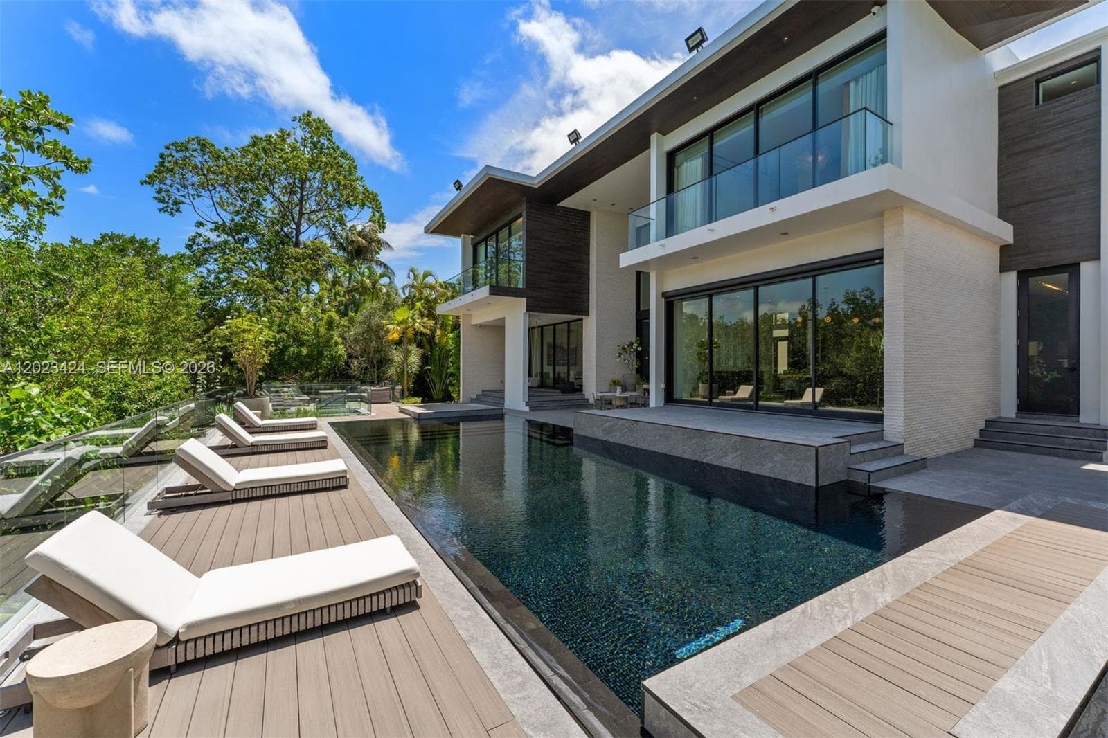 132 Paloma Dr, Coral Gables FL 33143 — 34
