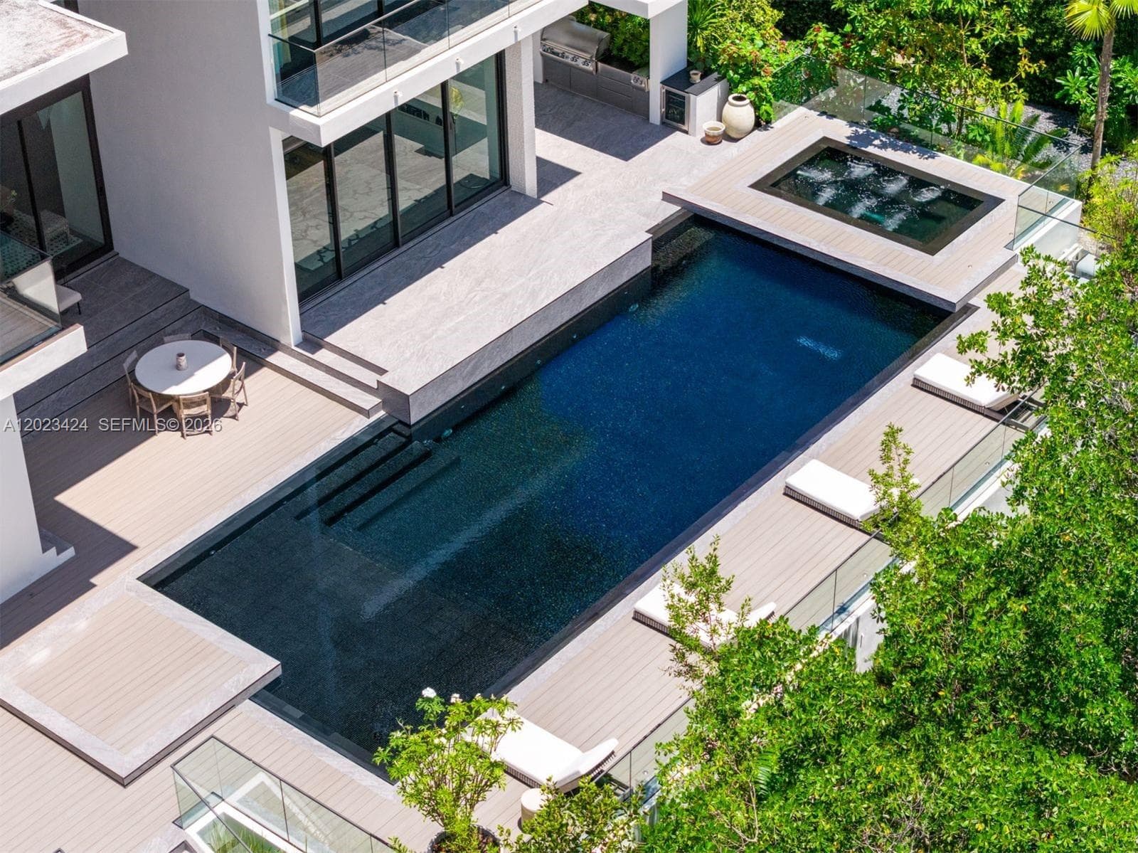 132 Paloma Dr, Coral Gables FL 33143 — 37