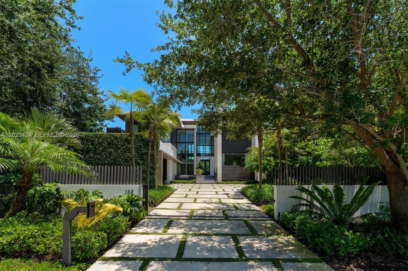 132 Paloma Dr, Coral Gables FL 33143 — 31