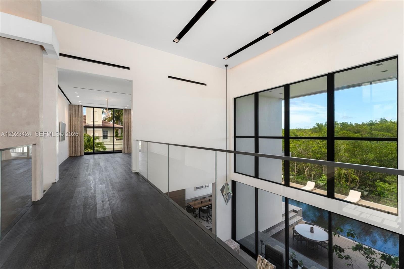 132 Paloma Dr, Coral Gables FL 33143 — 21
