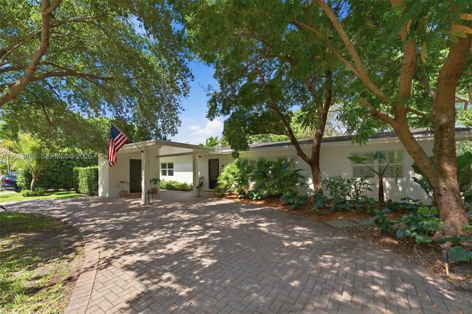 7350 SW 65th Ave, South Miami FL 33143 — 1