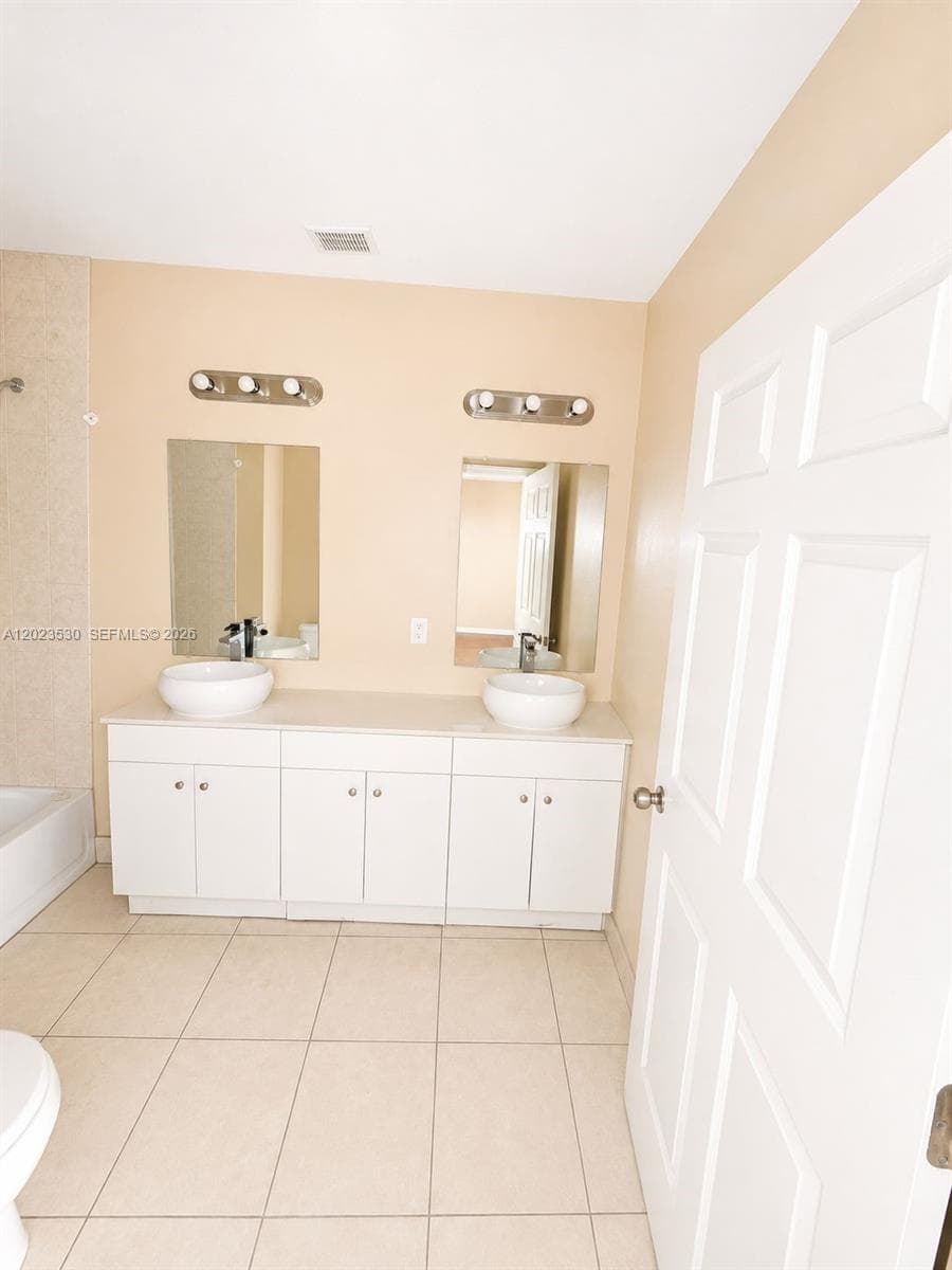 1827 NW 142nd Ln, Opa-Locka FL 33054 — 10