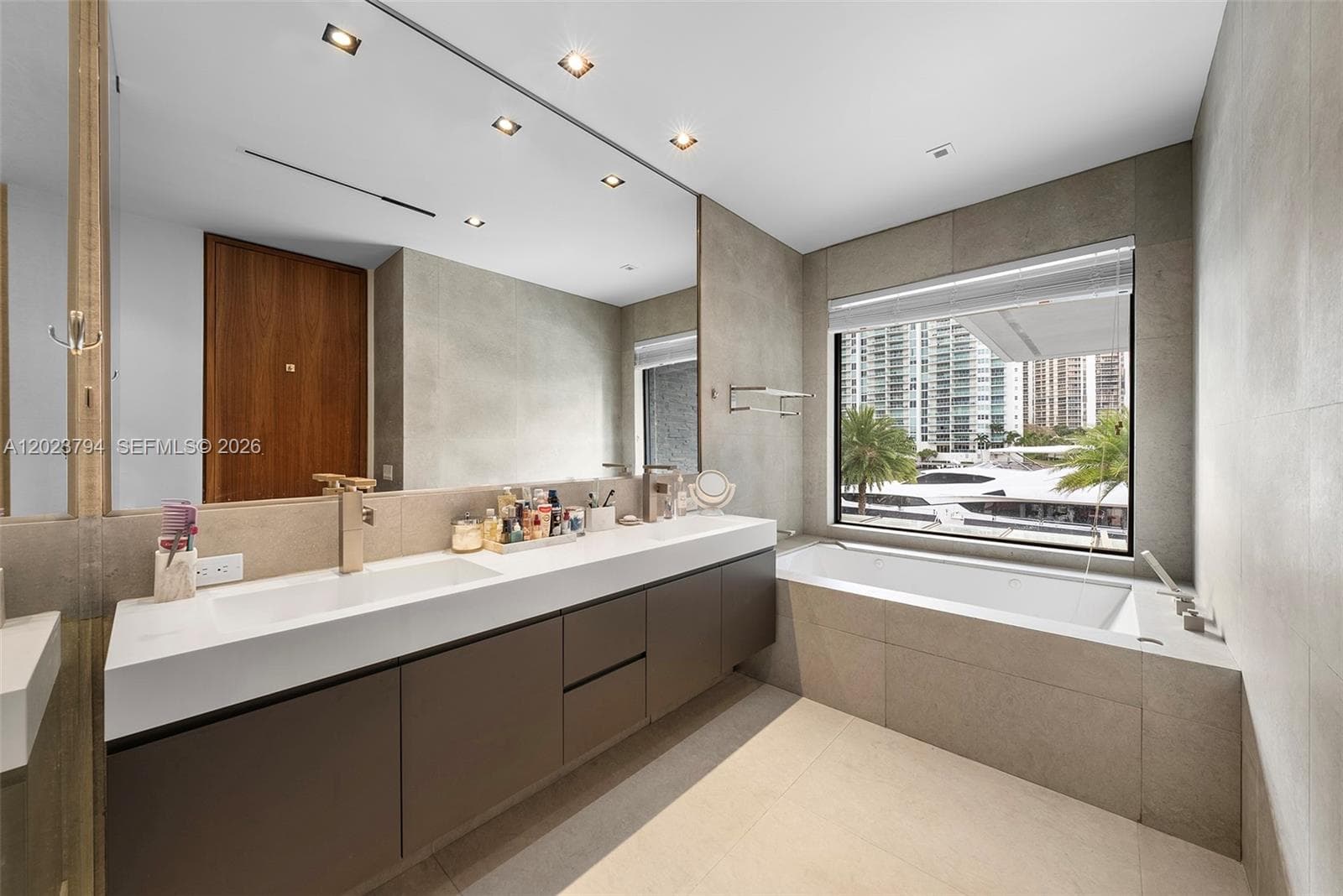 385 Centre Is, Golden Beach FL 33160 — 46