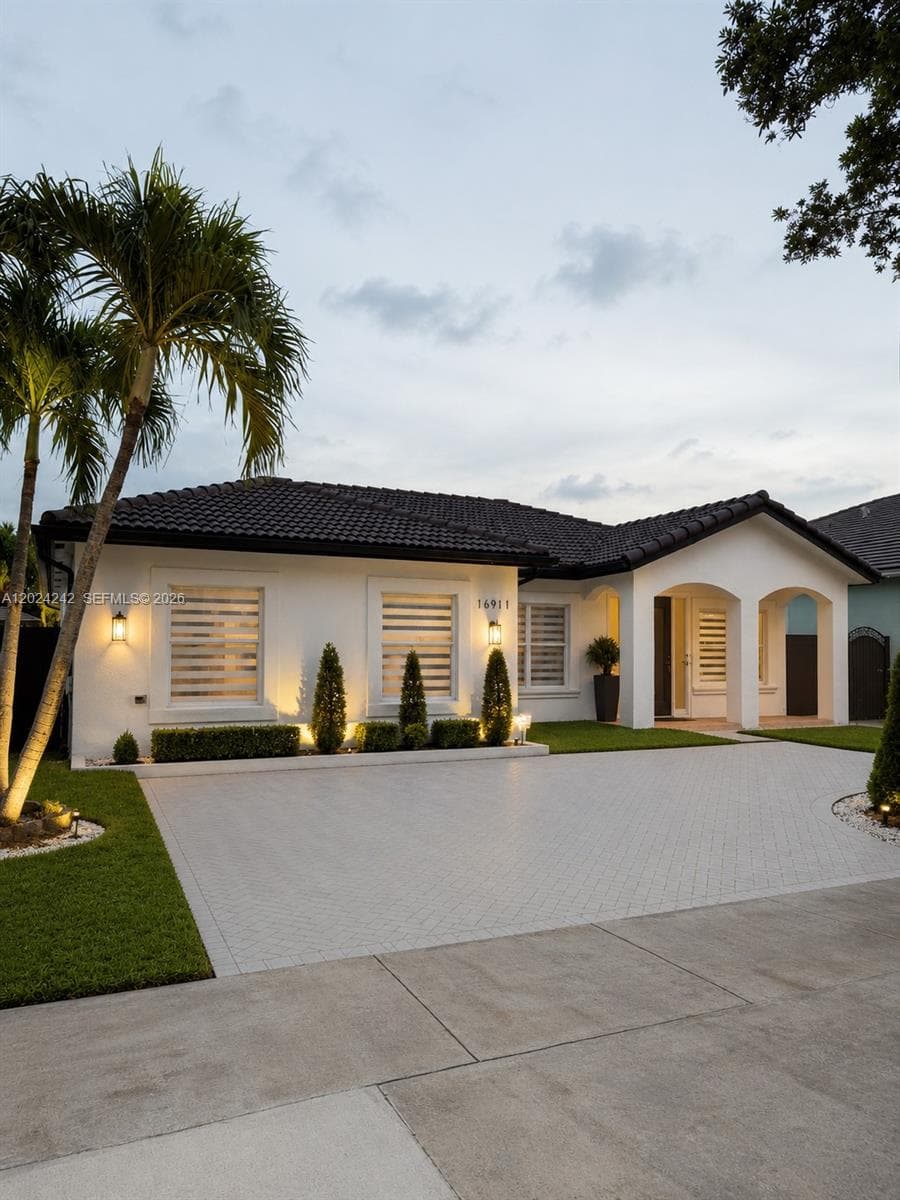 16911 NW 87th Ct, Miami Lakes FL 33018 — 1