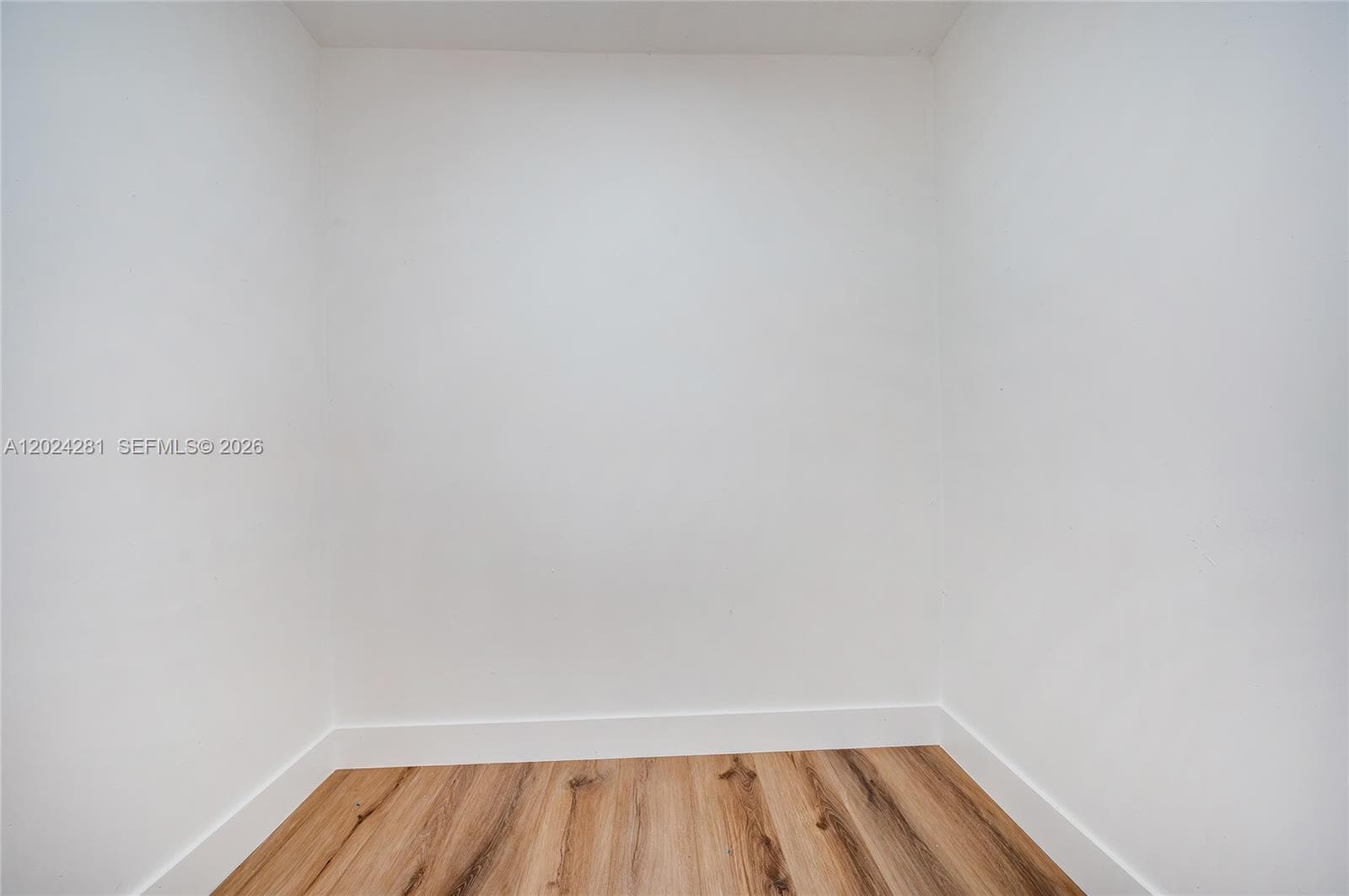 264 Navajo St, Miami Springs FL 33166 — 23