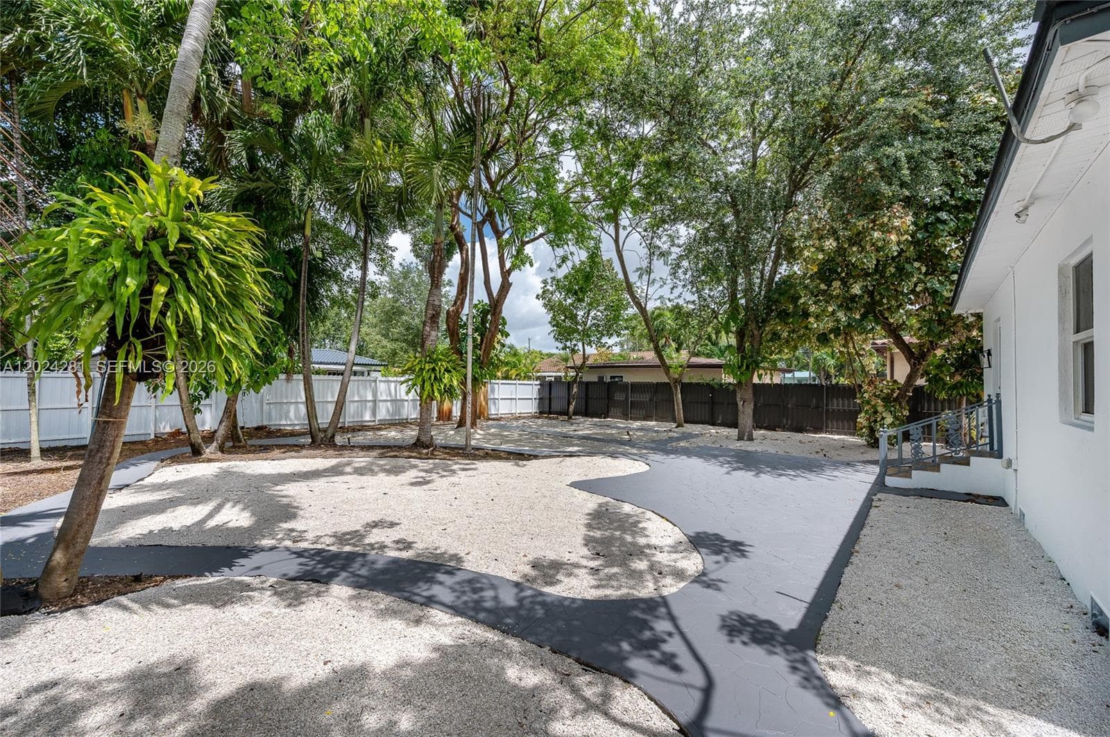 264 Navajo St, Miami Springs FL 33166 — 13