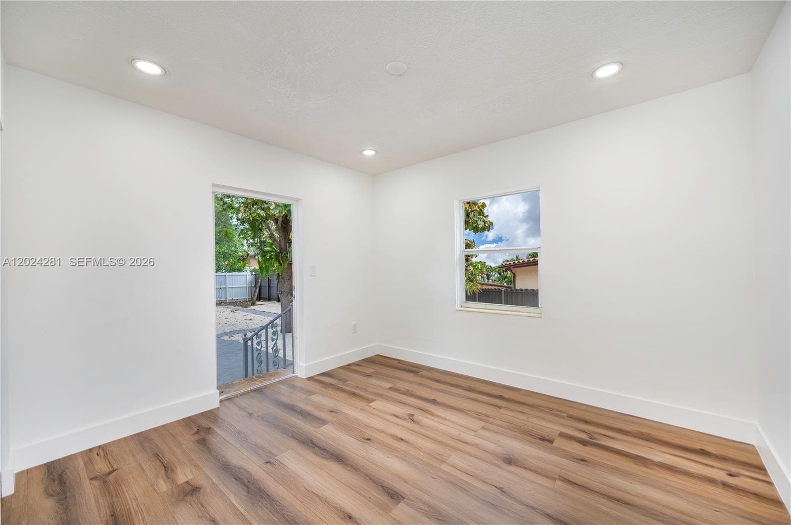 264 Navajo St, Miami Springs FL 33166 — 24