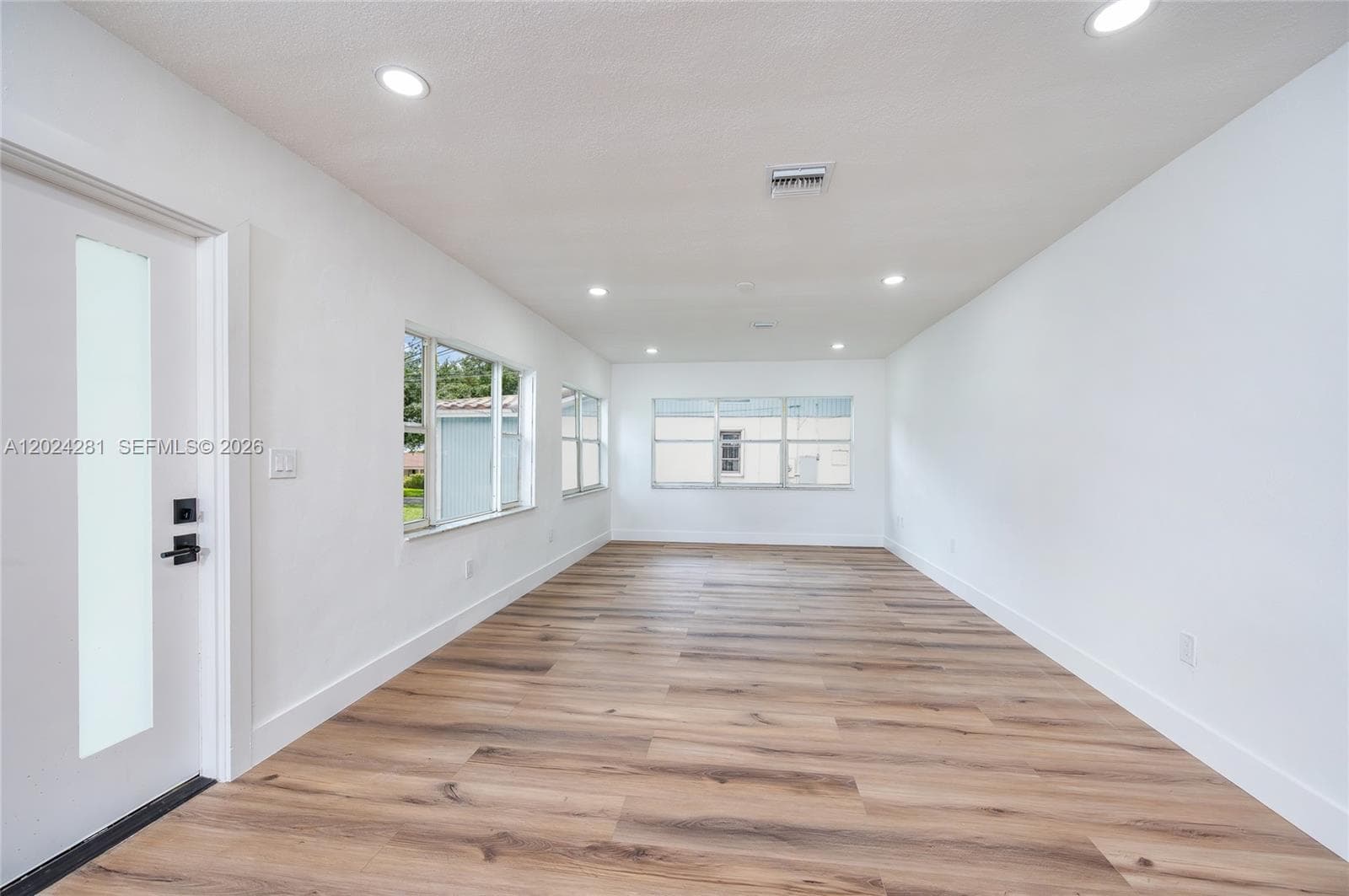 264 Navajo St, Miami Springs FL 33166 — 15