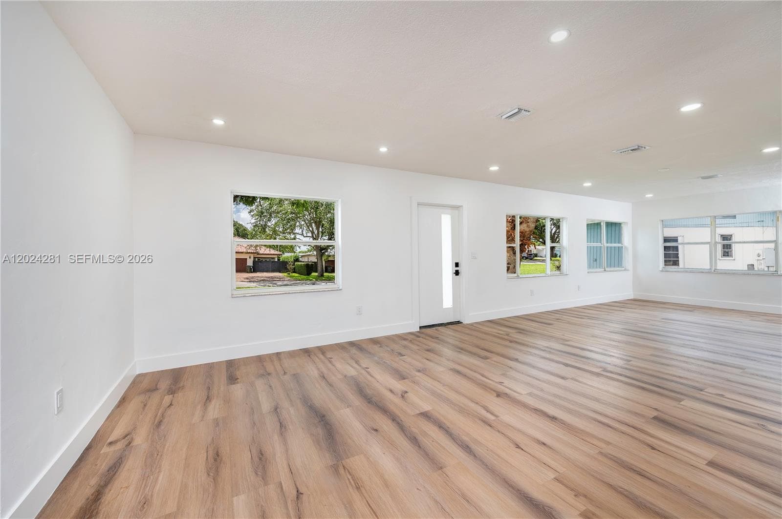 264 Navajo St, Miami Springs FL 33166 — 19