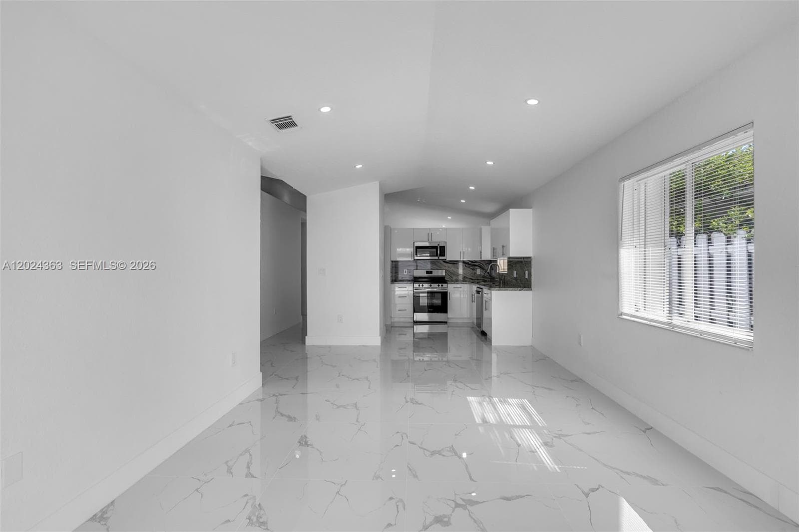 9703 NW 127th St, Hialeah Gardens FL 33018 — 13