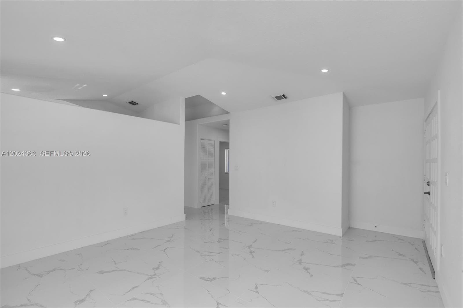 9703 NW 127th St, Hialeah Gardens FL 33018 — 5