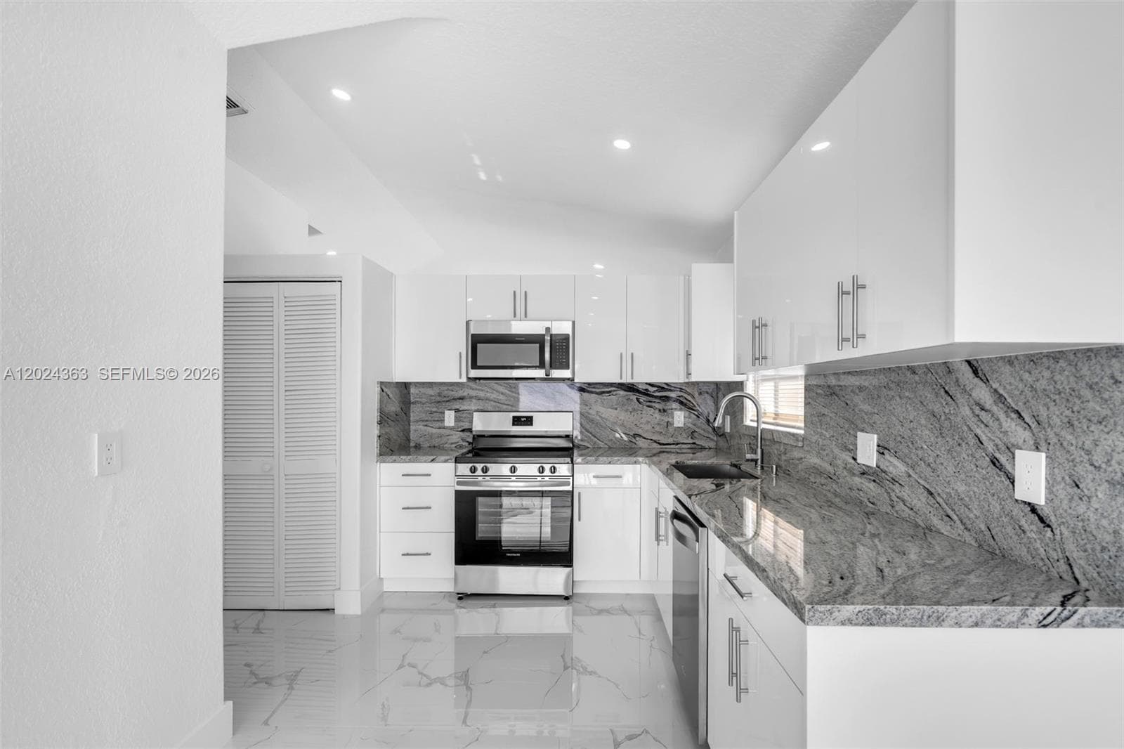9703 NW 127th St, Hialeah Gardens FL 33018 — 9