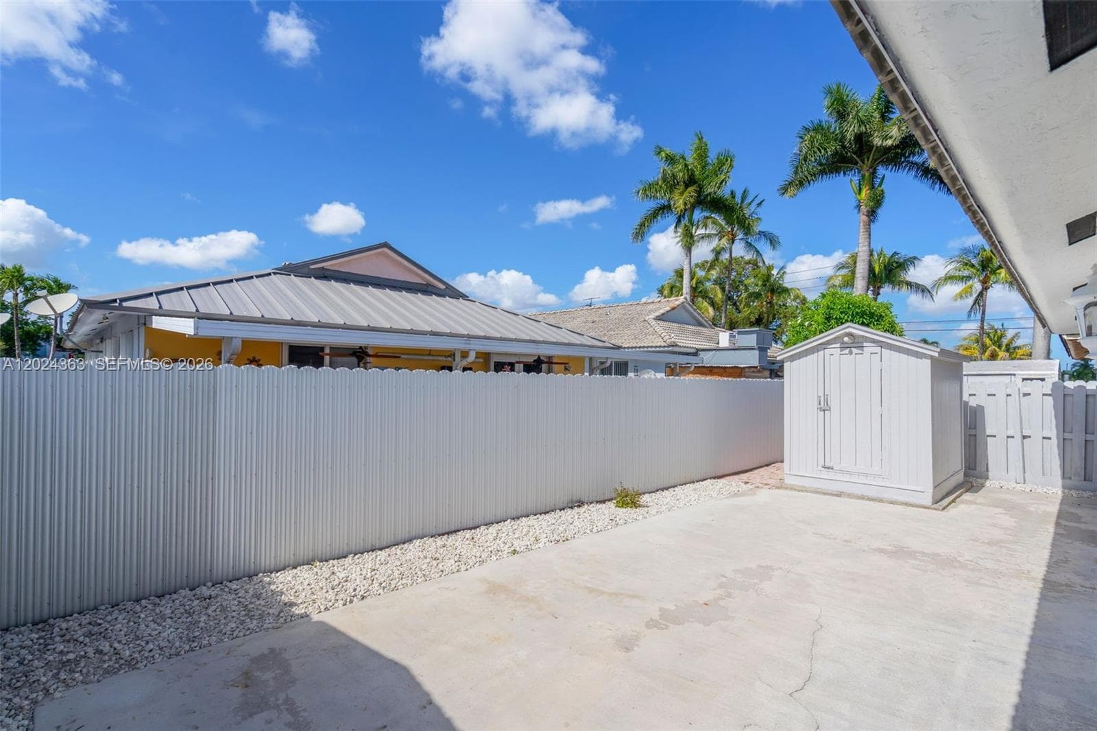 9703 NW 127th St, Hialeah Gardens FL 33018 — 25