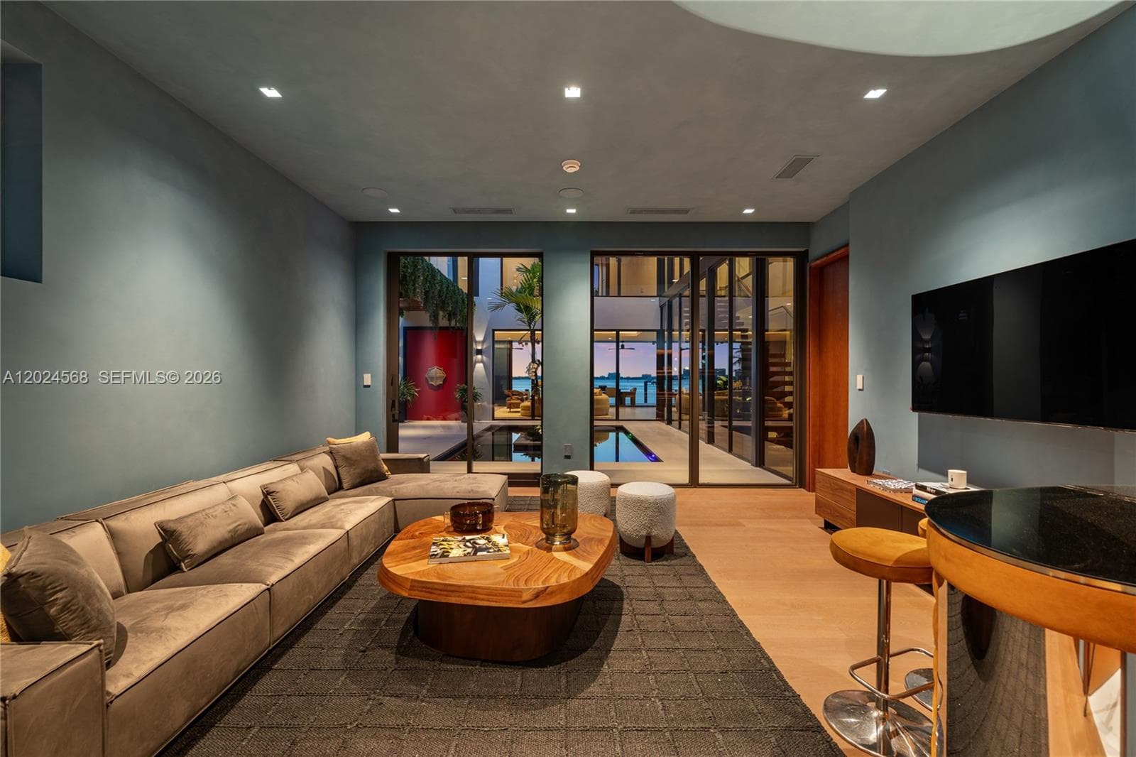 857 N Shore Dr, Miami Beach FL 33141 — 32