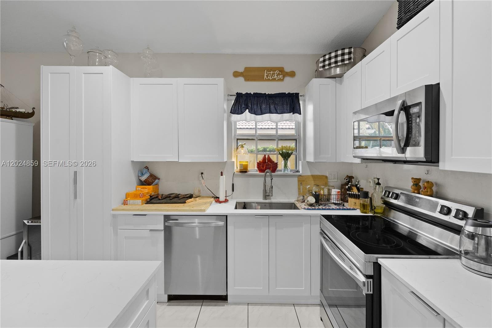 7831 NW 160th Ter, Miami Lakes FL 33016 — 12