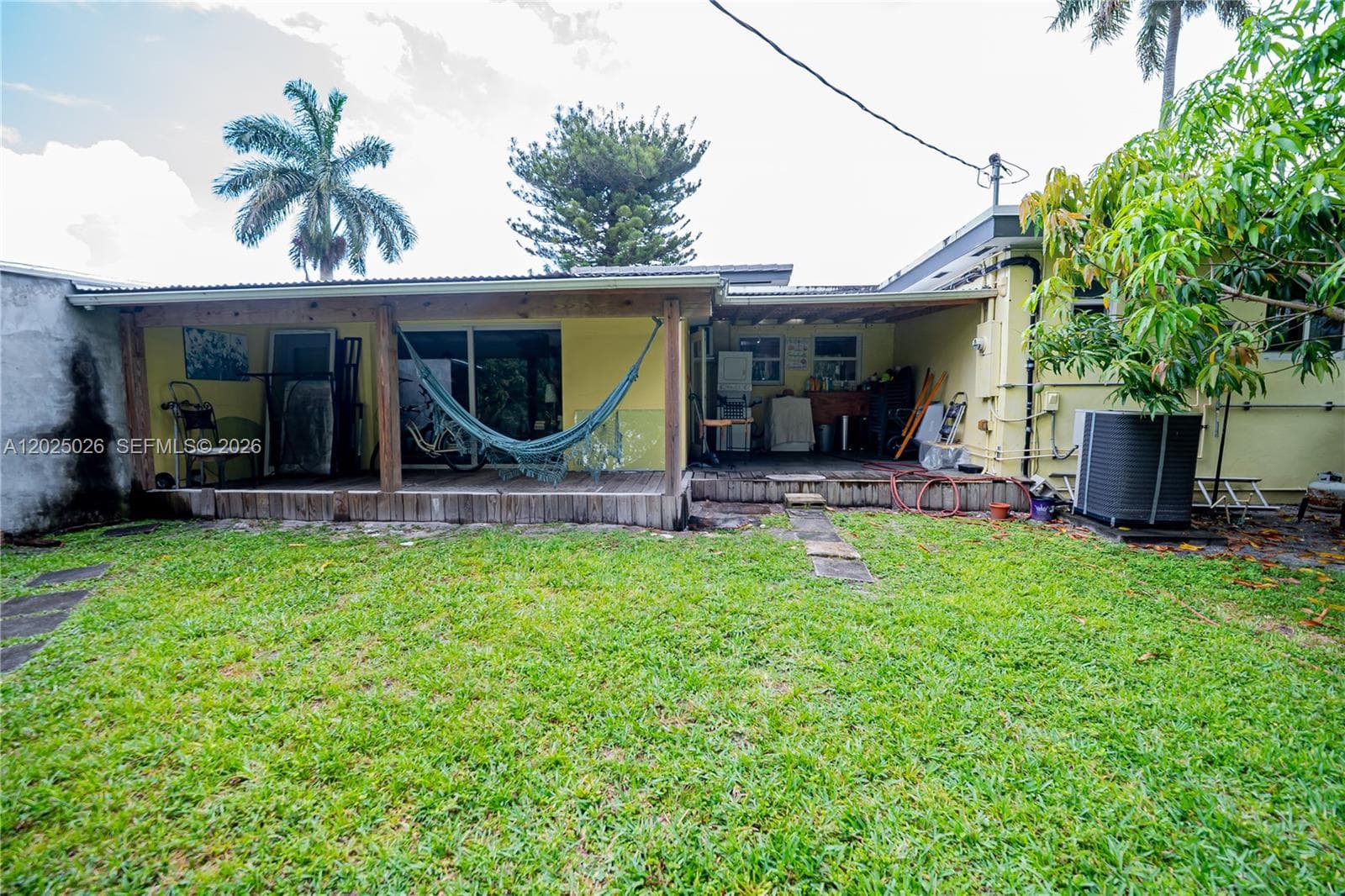 548 East Dr, Miami Springs FL 33166 — 52
