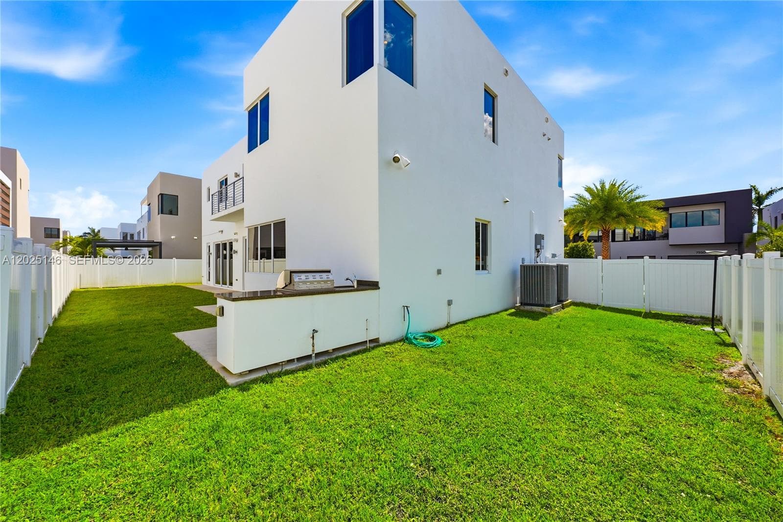 7525 NW 103rd Pl, Doral FL 33178 — 70