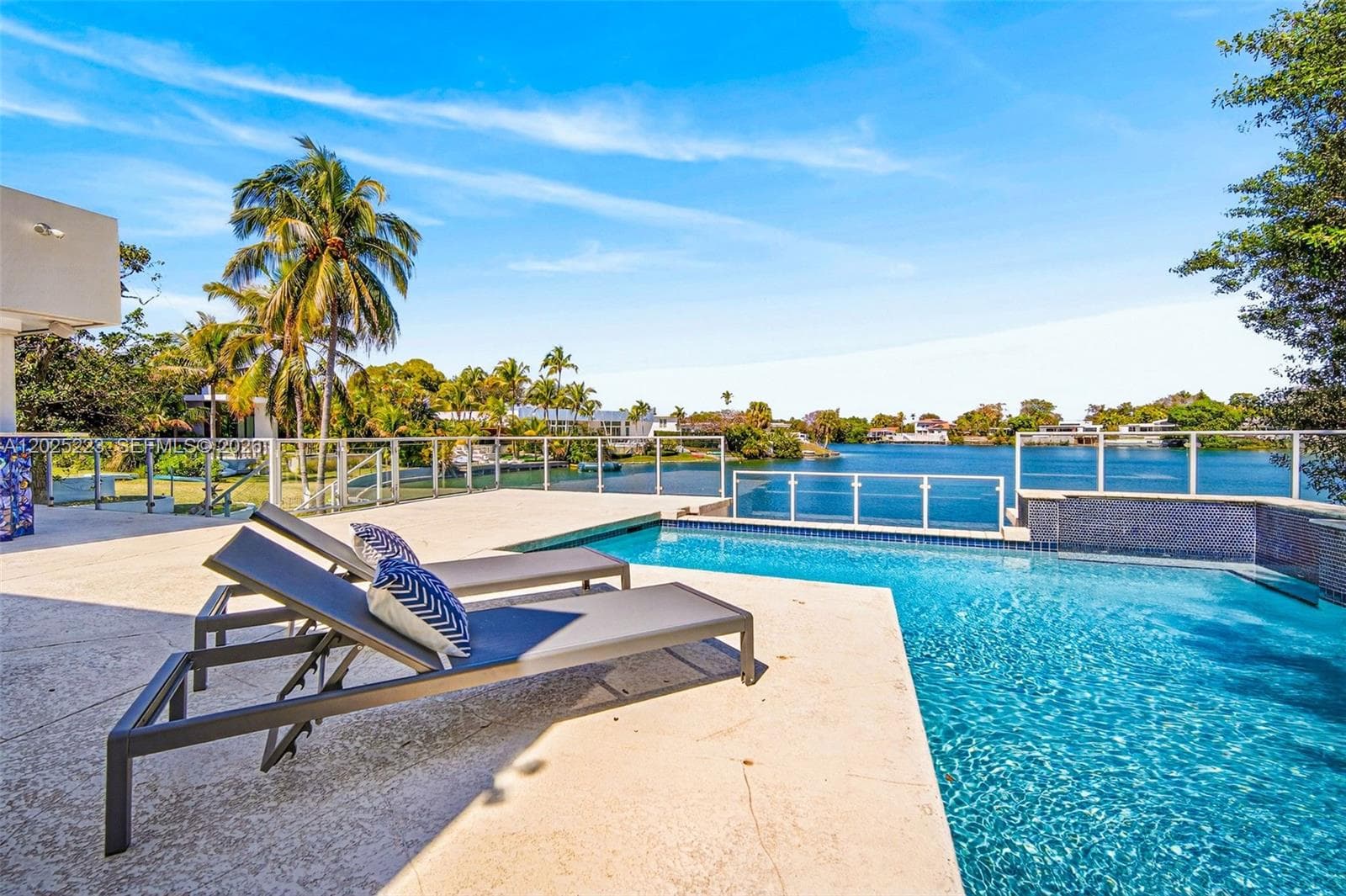2091 NE 191st Dr, North Miami Beach FL 33179 — 17