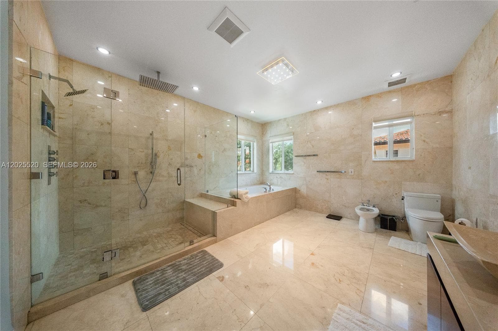 15721 NW 79th Ct, Miami Lakes FL 33016 — 40