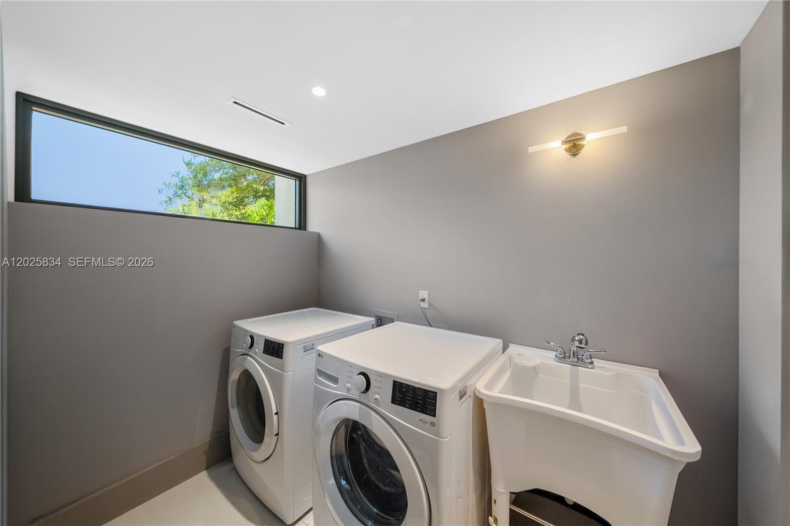 571 Glenridge Rd, Key Biscayne FL 33149 — 36
