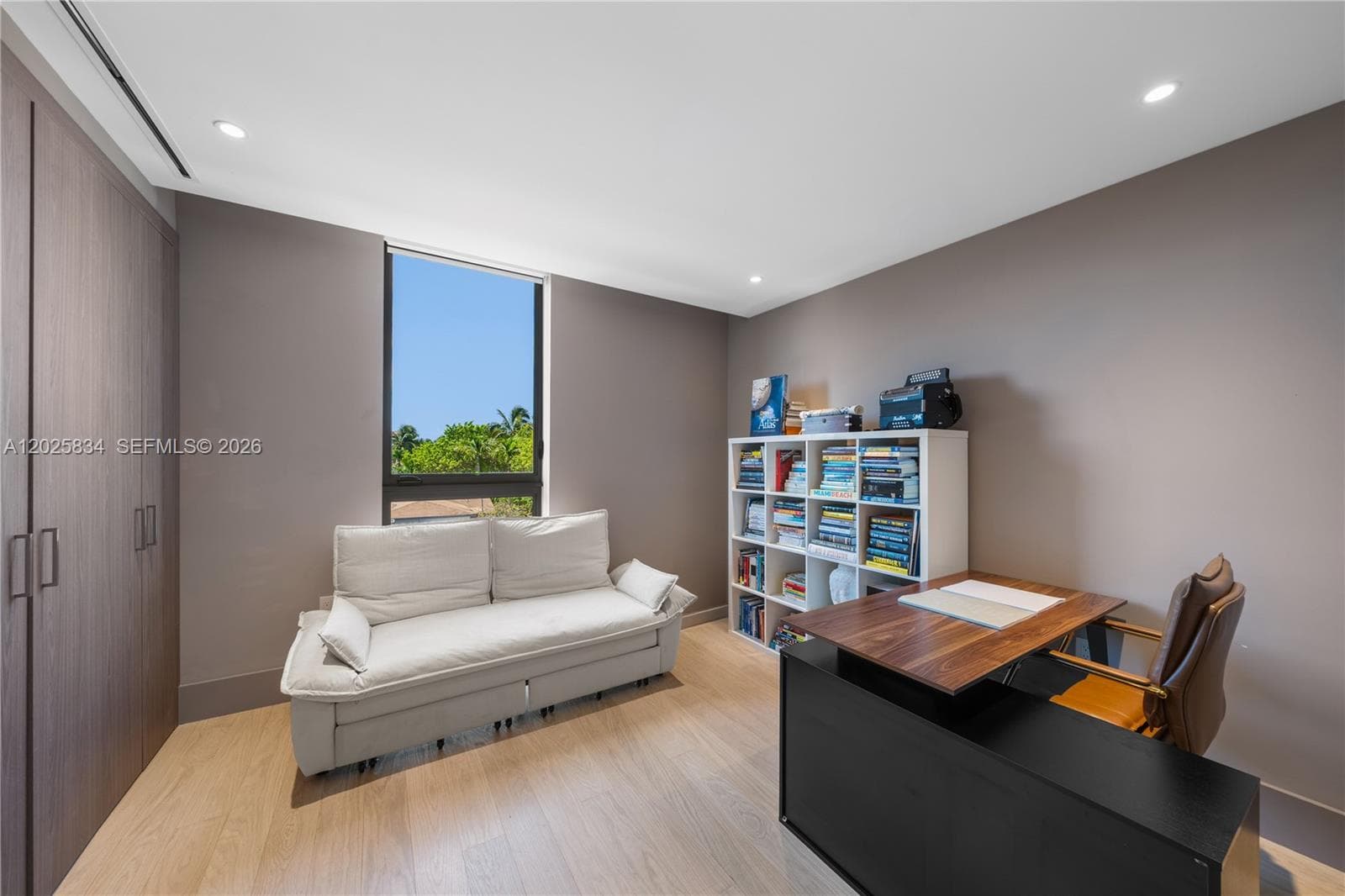 571 Glenridge Rd, Key Biscayne FL 33149 — 32