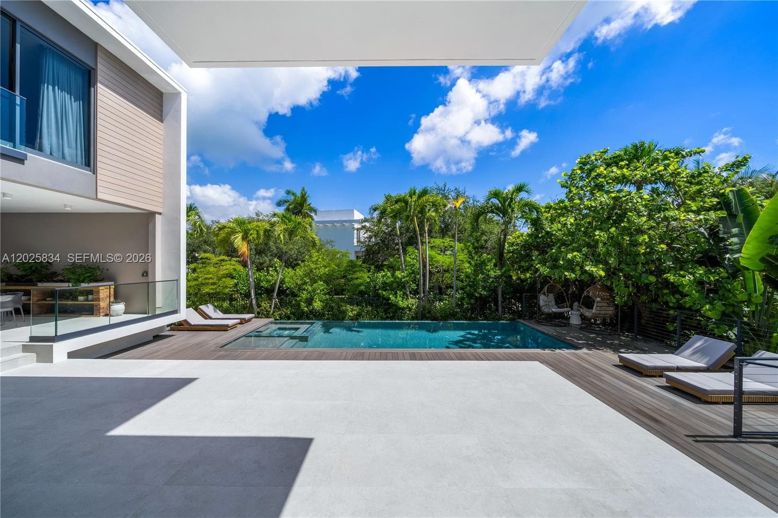 571 Glenridge Rd, Key Biscayne FL 33149 — 18