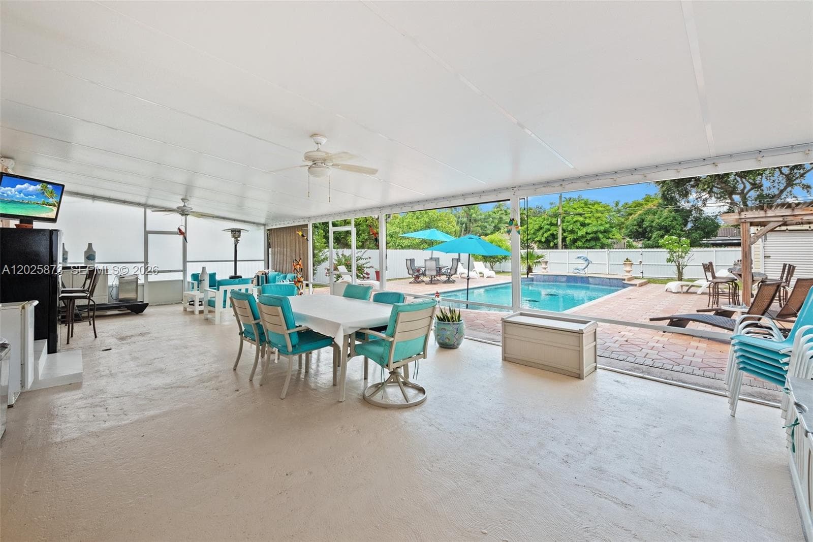 556 La Villa Dr, Miami Springs FL 33166 — 23