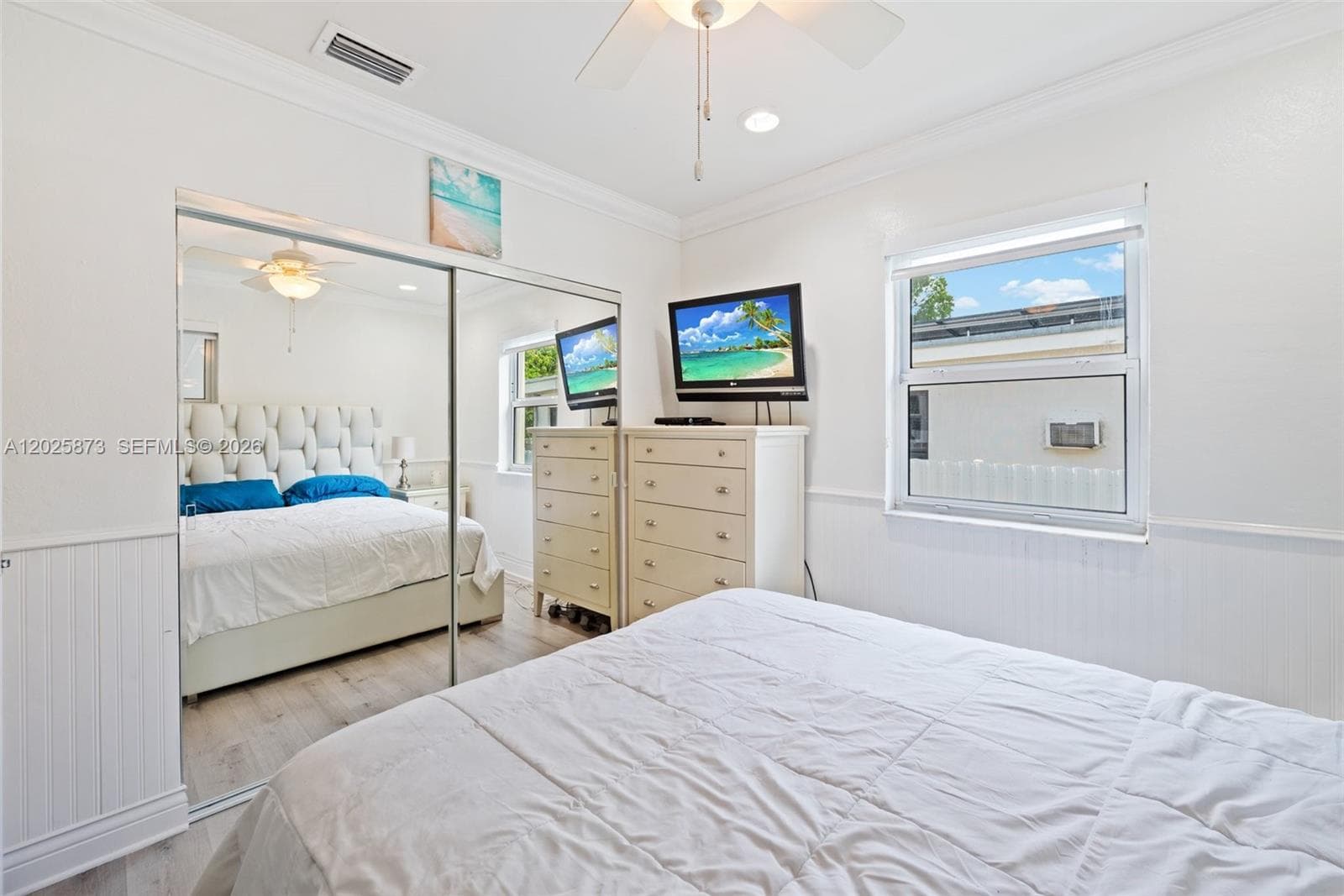 556 La Villa Dr, Miami Springs FL 33166 — 17
