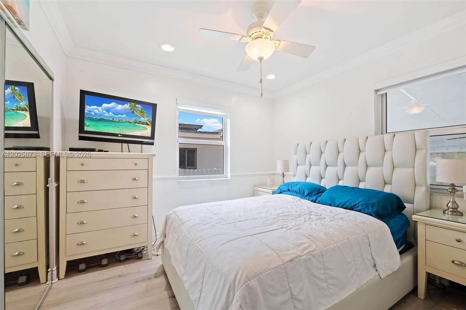 556 La Villa Dr, Miami Springs FL 33166 — 14