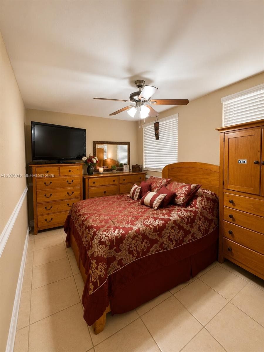 5551 E 4th Ave, Hialeah FL 33013 — 14