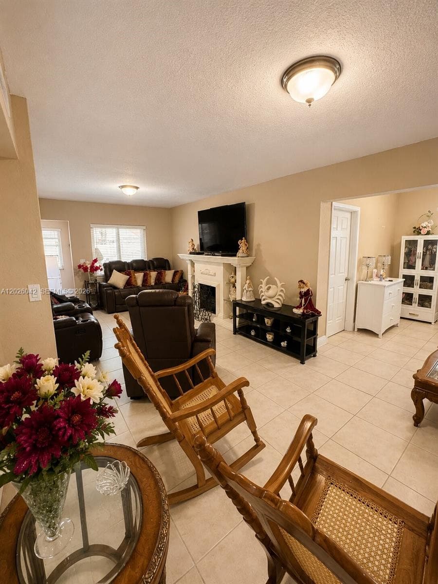 5551 E 4th Ave, Hialeah FL 33013 — 4