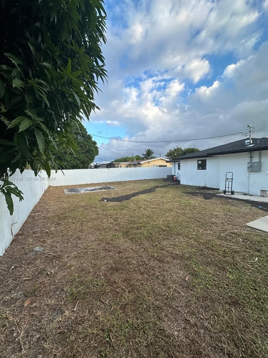 2041 NW 190th Ter, Miami Gardens FL 33056 — 22