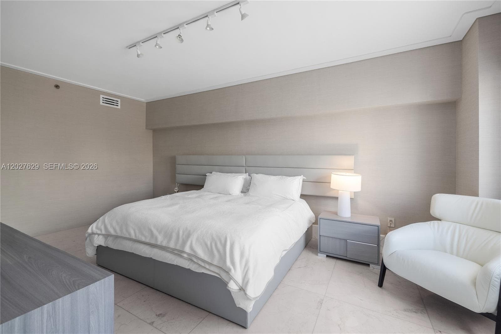 799 Crandon Blvd # 8, Key Biscayne FL 33149 — 23