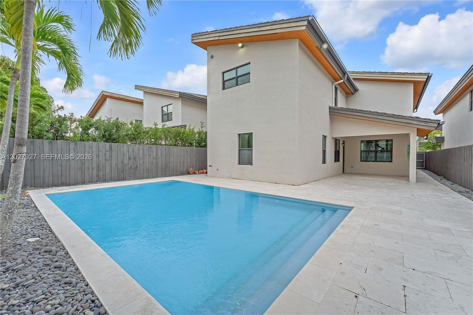 10250 NW 76th Ter, Doral FL 33178 — 35