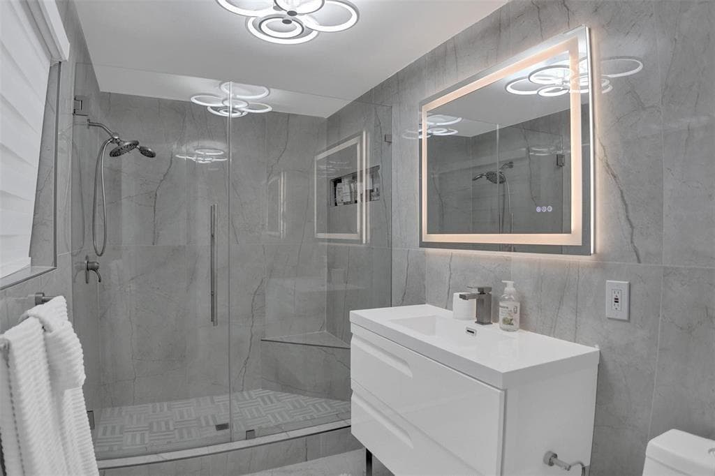 3101 NE 164th Street, North Miami Beach FL 33160 — 31