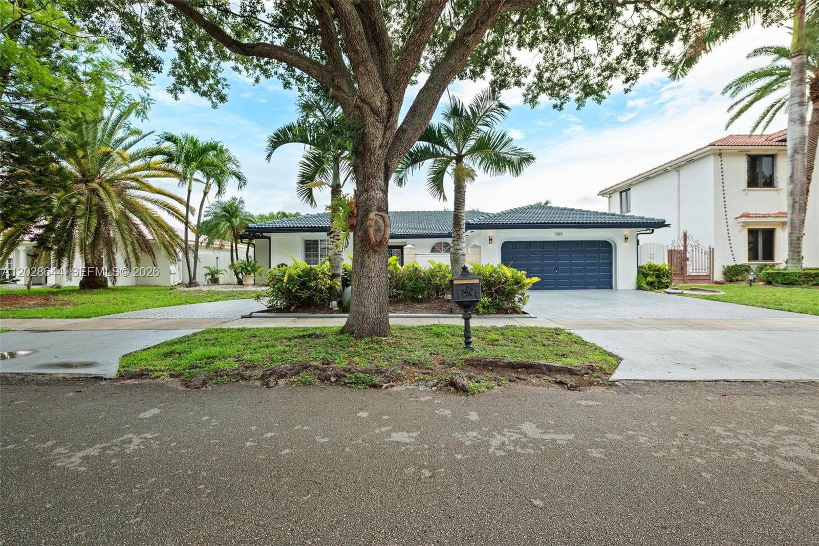 7819 NW 166th Ter, Miami Lakes FL 33016 — 2