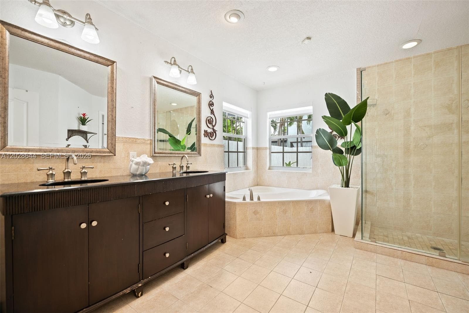 7819 NW 166th Ter, Miami Lakes FL 33016 — 18