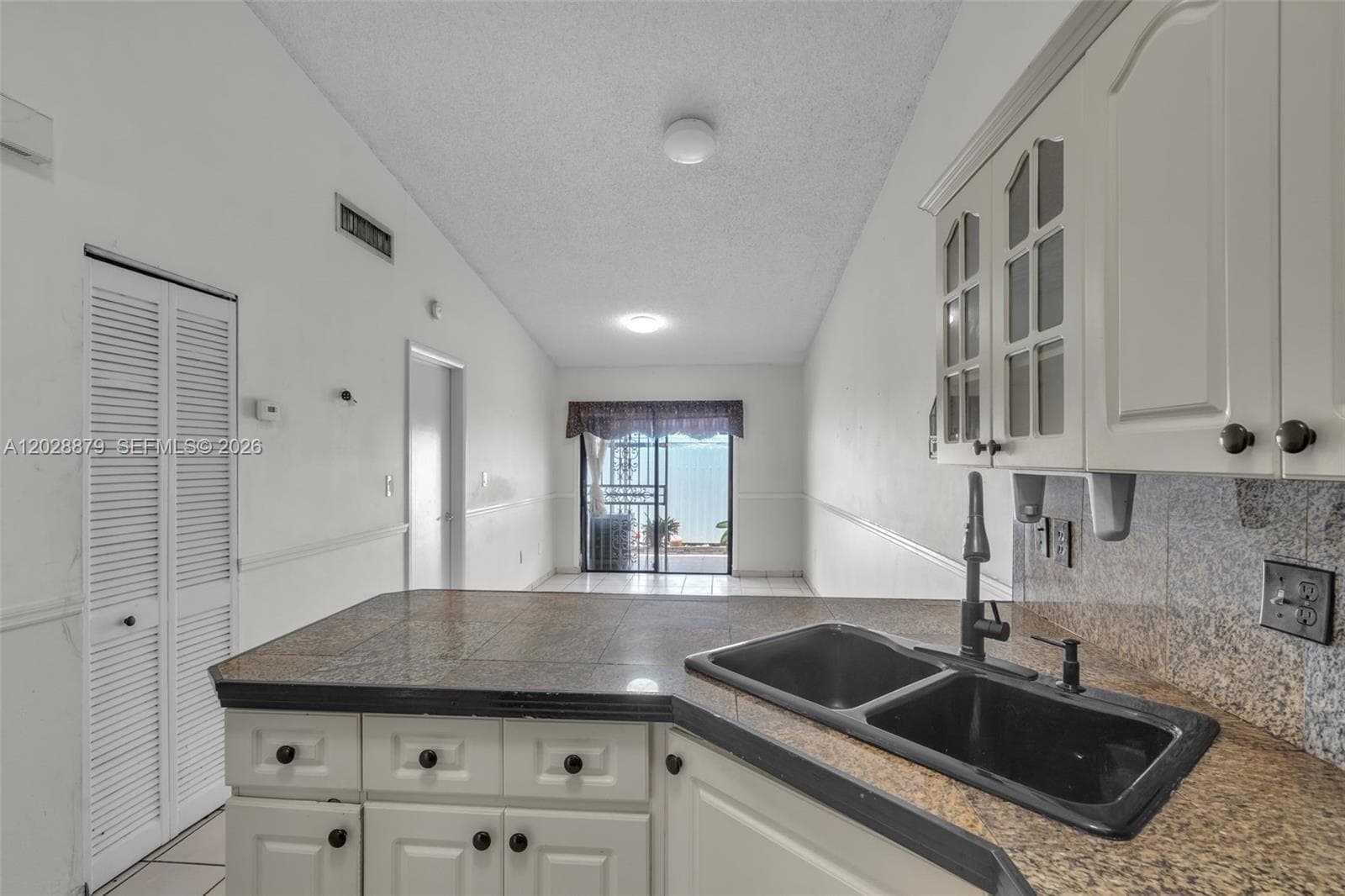 8805 NW 114th Ter, Hialeah Gardens FL 33018 — 11