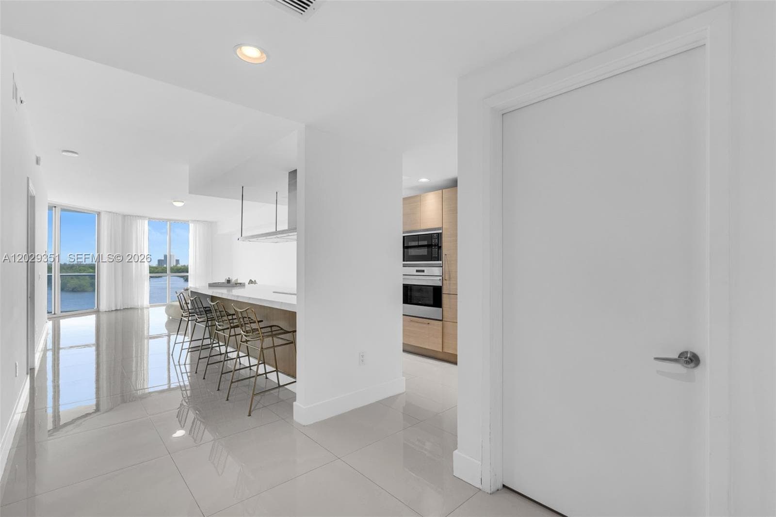 17111 BISCAYNE BL # 506, North Miami Beach FL 33160 — 5