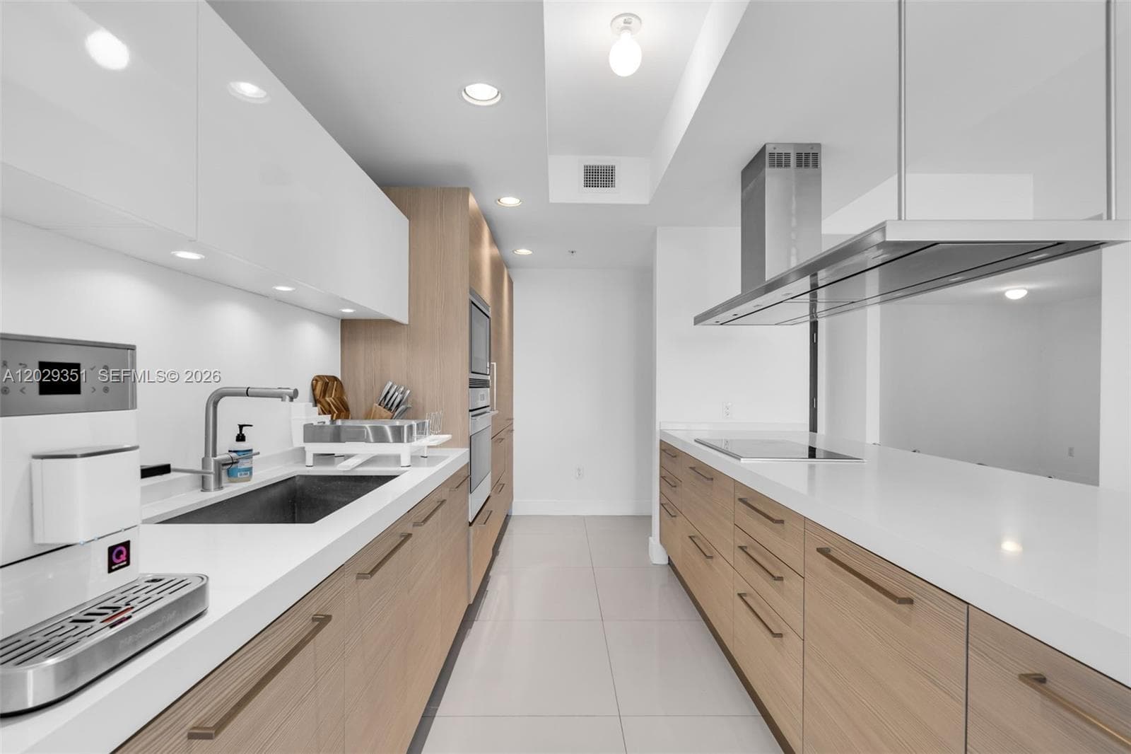 17111 BISCAYNE BL # 506, North Miami Beach FL 33160 — 11