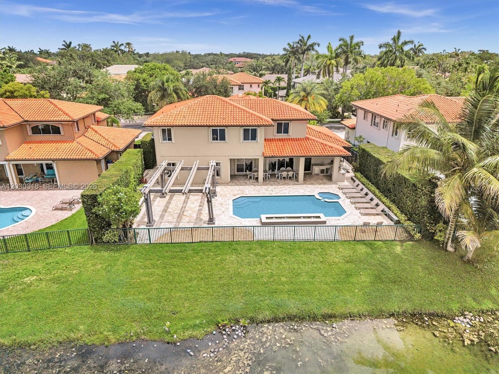 8052 NW 161st Ter, Miami Lakes FL 33016 — 44