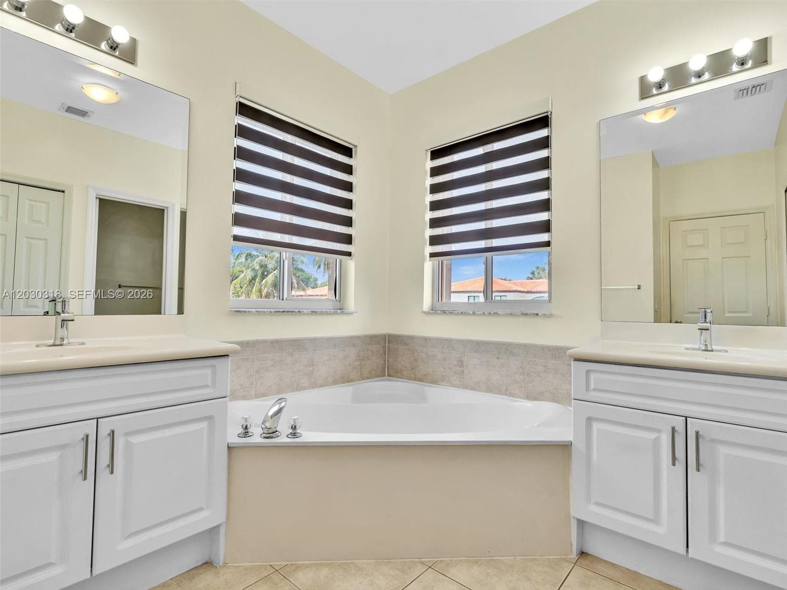 8052 NW 161st Ter, Miami Lakes FL 33016 — 39