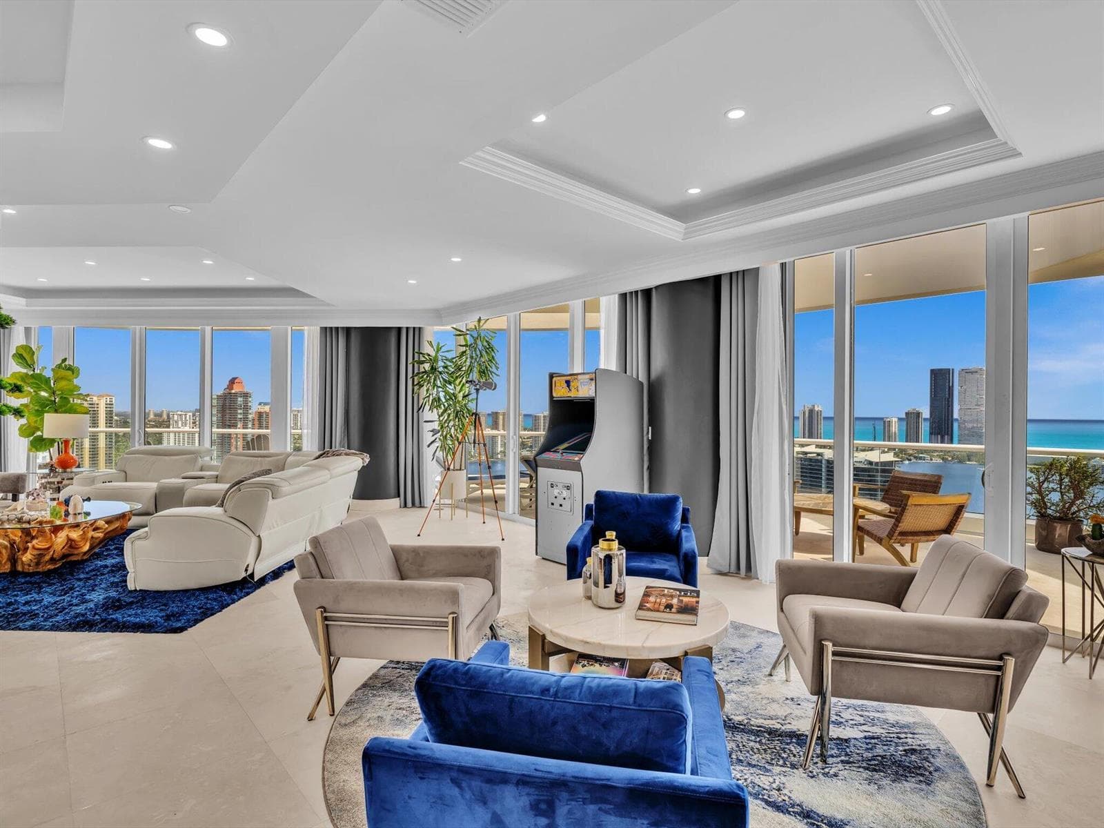7000 Island Boulevard # 06, Aventura FL 33160 — 17